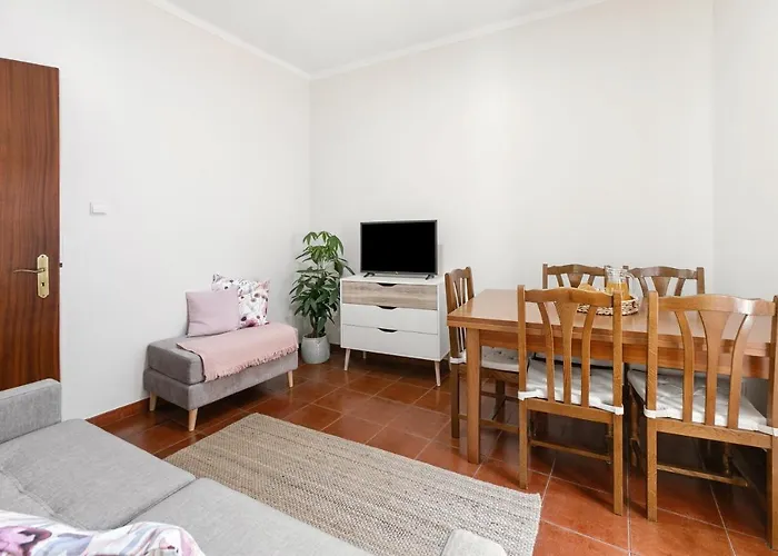 Apartment Corner House