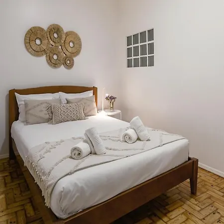 דירה Corner House