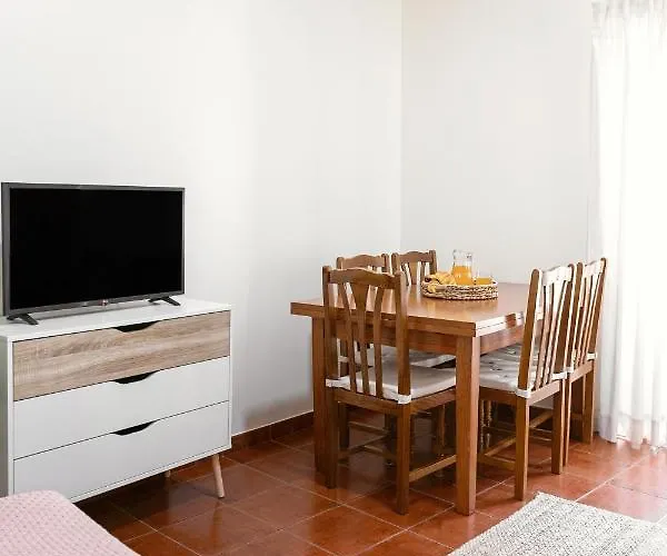 Corner House Назаре